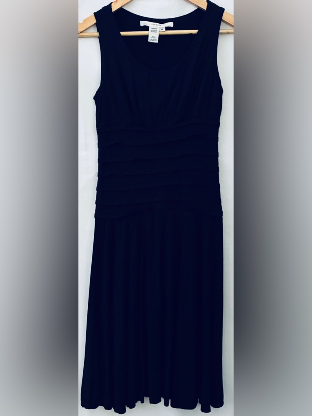 Studio M Black Sleeveless Tiered-Waist Midi Dress